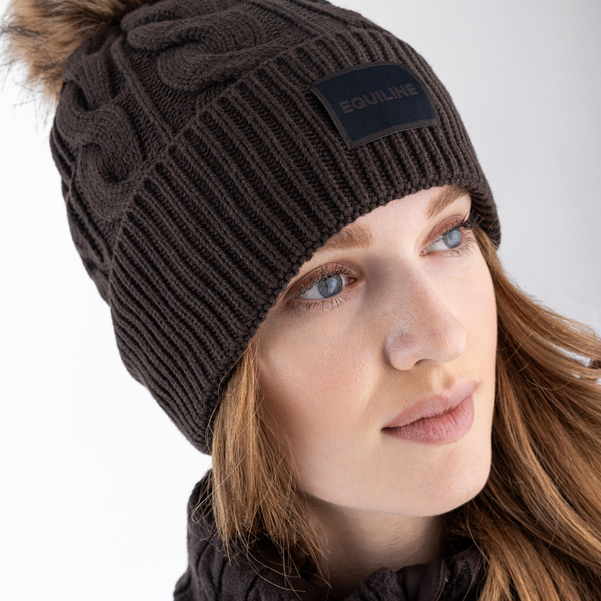 Equiline Bonnet Tricoté à Pompon Eqgat Coffee Bean
