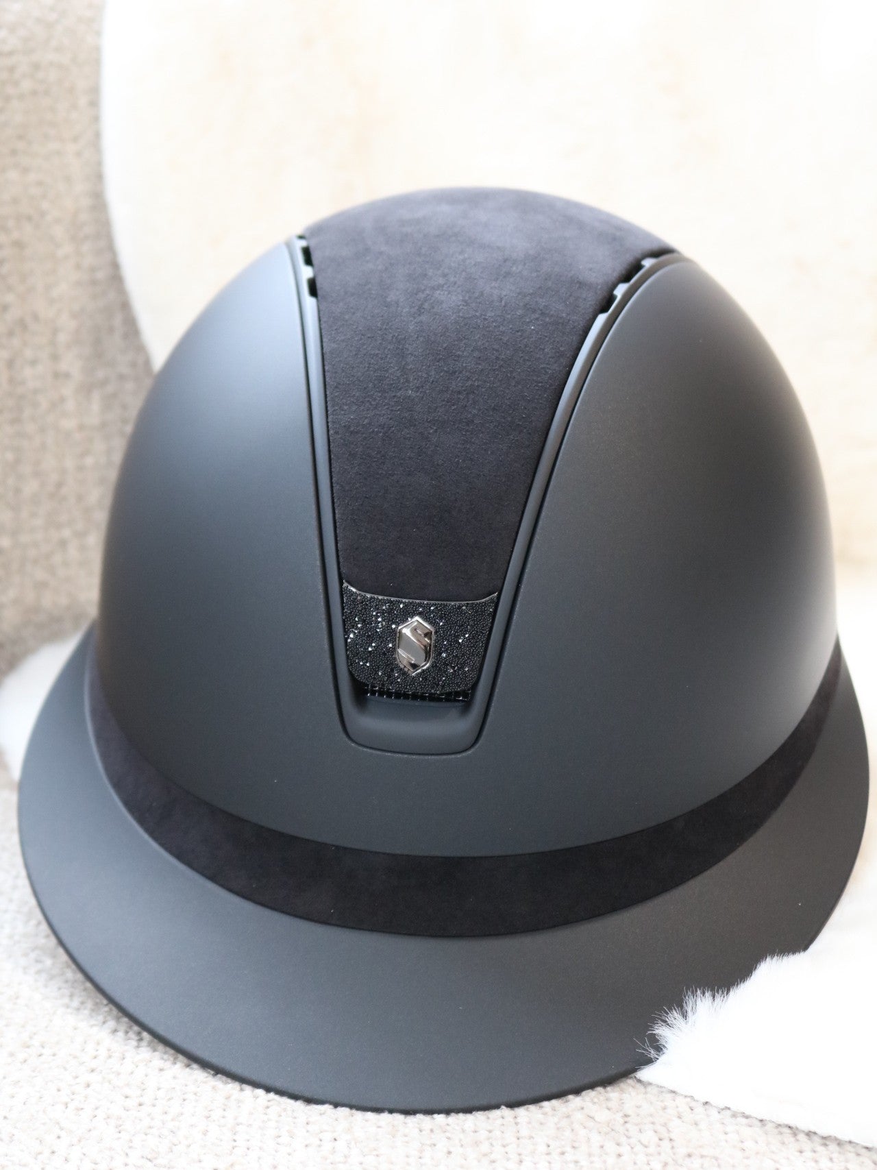 Samshield 2.0 Paardrijhelm Miss Shield Shadowmatt Alcantara Crystal Blazon Zwart