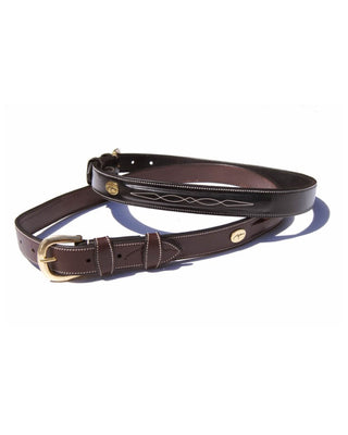 Ceinture en cuir Dyon avec un joli surpiqûre décorative.